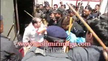 MUZAFERABAD POLICE BEATING INNOCENT DOCTOR STUDENTS