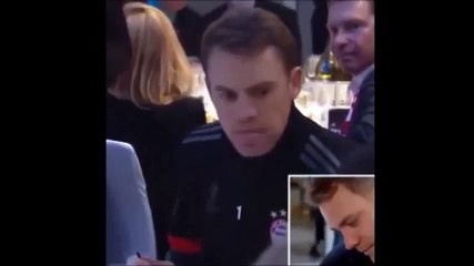 Manuel Neuer - Funny fake smile