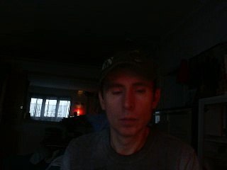 Wiwi égratigne "crashing down" d'Army Of Lovers