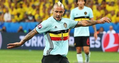 Belçikalı Radja Nainggolan, Sigara Paketiyle Görüntülendi