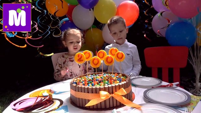 2 000 000 подписчиков Макс продает на рынке игрушки отдаём деньги больным деткам катание на байке