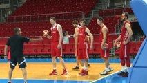 A Milli Erkek Basketbol Takımı Rio Olimpiyat Elemeleri'ne Hazırlanıyor