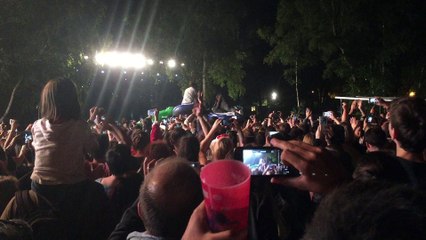 Les Frero Delavega font du bateau sur la foule de Montendre