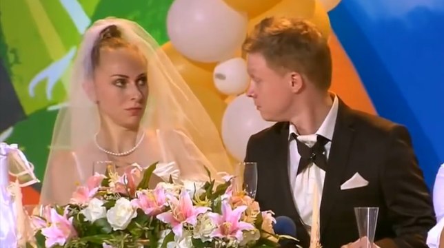 На кавказе есть традиция все кто знает о свадьбе )) Смеялся до слёз!