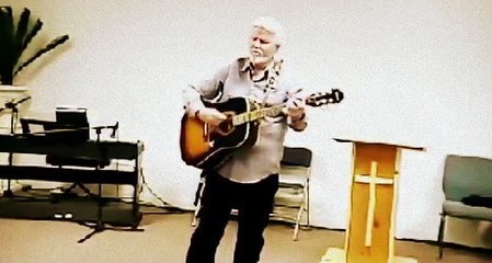 Révélation Elvis Presley après sa mort de 77 By Skutnik Michel