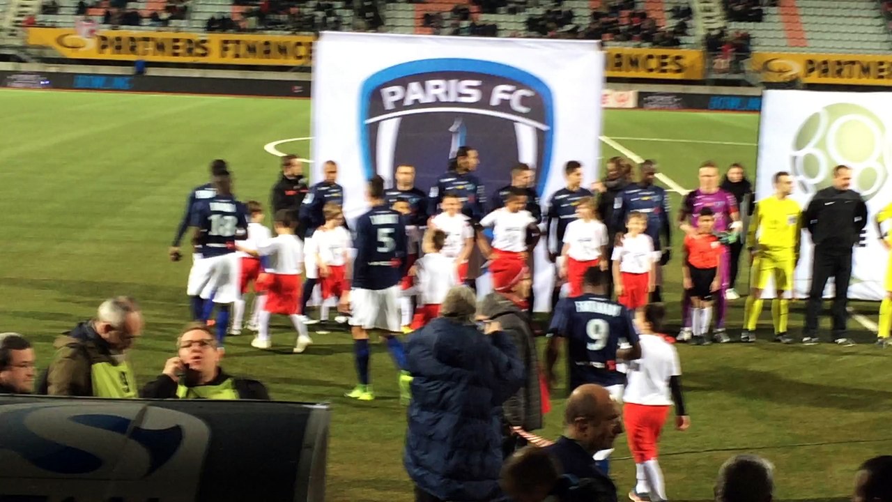 U10 Entrée avec joueurs ASNL/PARIS FC Stade Marcel Picot