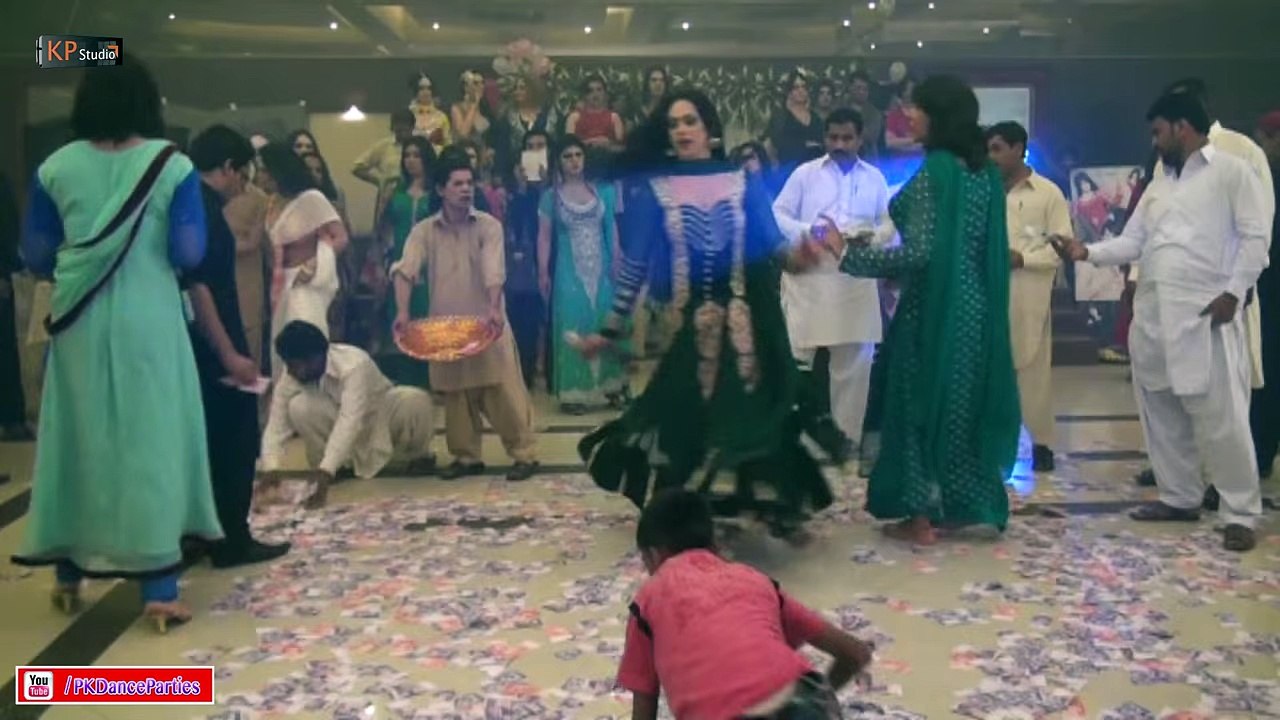 THA YAKEEN - PUNJABI WEDDING MUJRA PARTY 2016