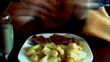 ASMR Eating fried chicken and roast potatoes