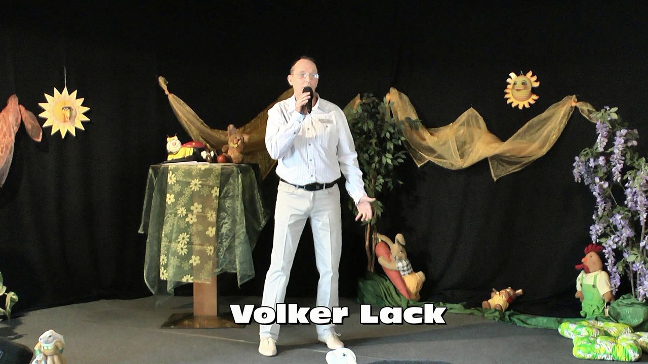 Die Welt ist voller Liebe - Artist: Volker - Eigener Song
