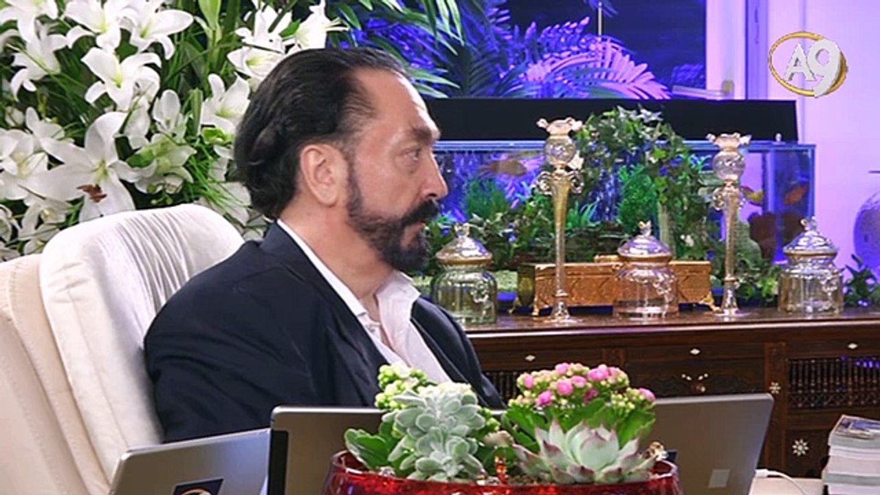 Adnan Oktar: "Arda Turan'la uğraşmayın bıraksınlar"