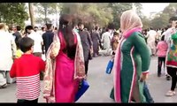 Amazing Dance on Roads Hot Pakistani Girls of Lahore Pakistan