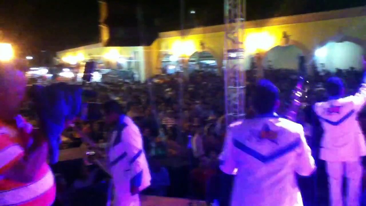 La mejor quebrada con arreando la mula Banda R-15