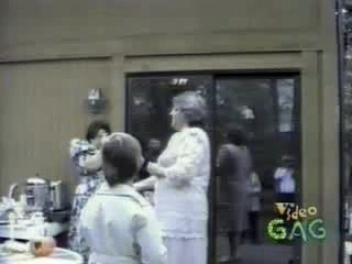 Throw in wedding flowers | Funny Daily