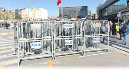 Taksim'de Gergin Gün! Etraf Bariyerlerle Kapatıldı