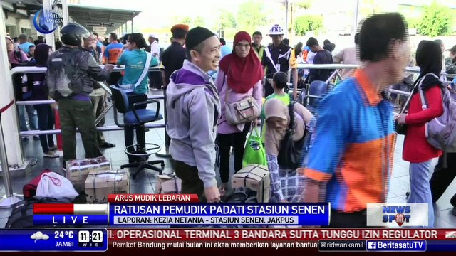 Mudik Awal, Ratusan Penumpang Memadati Stasiun Senen