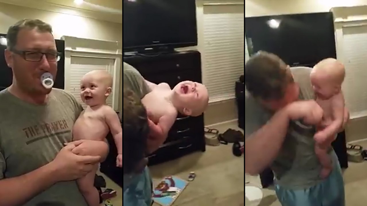 Quand bébé a un fou rire avec papa !
