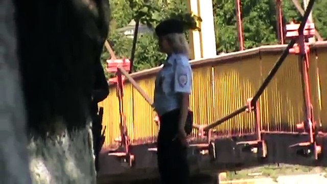 Красивая девушка из полиции — Полиция