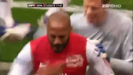 Arsenal Vs Leeds 1-0 Thierry Henry Goal (English Commentary)