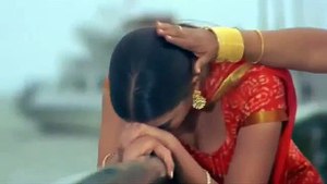 Aishwarya Rai Royal Boobs Pop Out - SonyWaqas 2016