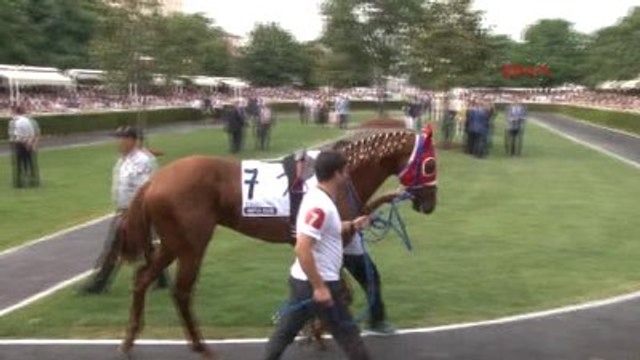 90. Gazi Koşusu'nu Ahmet Çelik'in Jokeyliğini Yaptığı Graystorm Kazandı