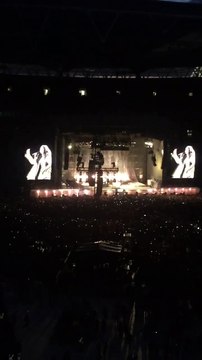 Rihanna Tour 2016, flop a Wembley: pessimo periodo per la star internazionale [VIDEO]