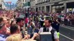 Demande en mariage d'un policier en pleine Gay Pride à Londres !