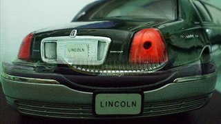 Lincoln limousine 2003 1/28 