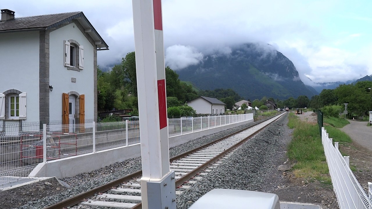 Premier_depart_commercial_de_Bedous.MTS-