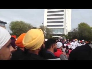 下载视频: New Zealand Sikhs Protesting Against Beadbi Of SHRI GURU GRANTH SAHIB JI