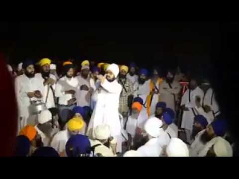 Sant Ranjit Singh Ji Dhandrianwale donating blood to Badal & Jathedar Makkar