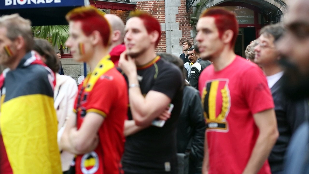 La fête dans le centre de Bruxelles avant Hongrie-Belgique