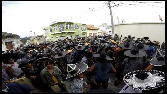 Indígenas en Ecuador celebran fiesta al sol en el tiempo de cosecha