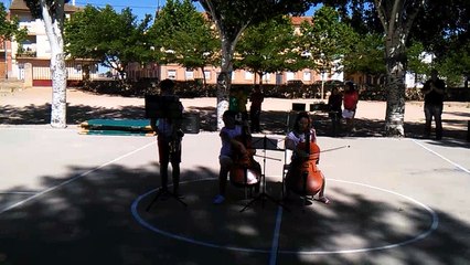 Lucía, Antonio y María V.