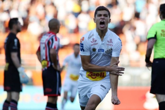 No 'clássico da paz', Santos derrota São Paulo e entra no G4 do Brasileiro