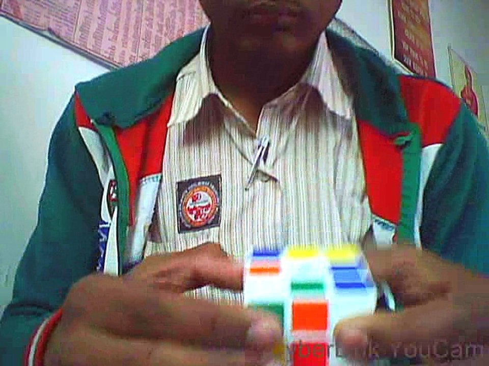 pintu solves  rubiks cube