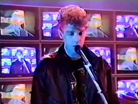 1986 - Pet Shop Boys [живая легенда] - Later tonight (Whistle Test 29-04-1986)