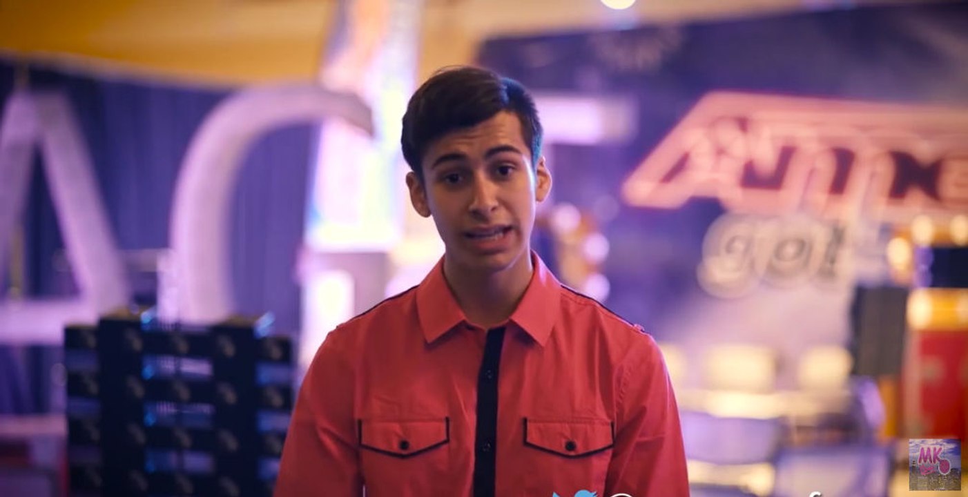 Axel Perez Laughs at Simon Cowell's Comments America's Got Talent 2016 (Extra)