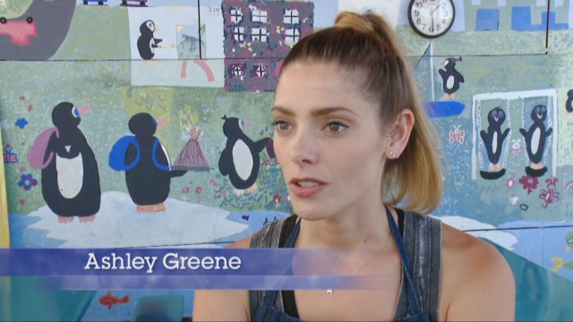 Ashley Greene, Darby Stanchfield Feed LA Kids