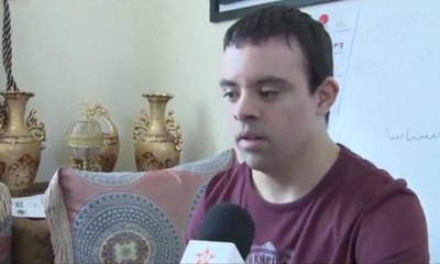 أحمد زهير حجي تلميد مغربي تحدى الاعاقة ليحصل على البكالوريا