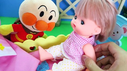 アンパンマン メルちゃん 誰のおねしょ？ 跡をたどるよ クレヨンしんちゃん Baby Doll Trail Pee