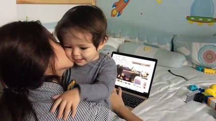Senangnya El Barack Alexander Maen Laptop di Kamar Sama Mama Jessica Iskandar
