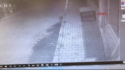 Kahvehane Önünde Tezgah Hırsızlığı Güvenlik Kamerasında