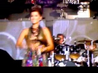 NELLY FURTADO PARIS 07