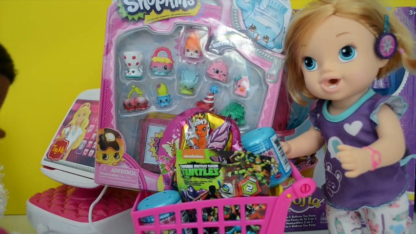 Baby Alive Minha Boneca compra Brinquedo no Mercadinho da Barbie!!! Em Portugues Tototoykids