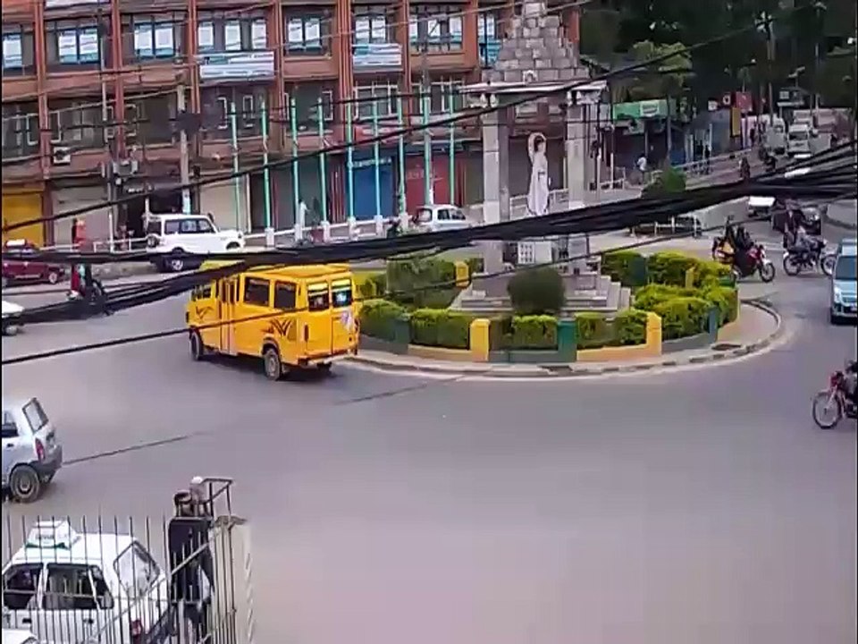 EARTH QUAKE BUILDING COLLAPSE