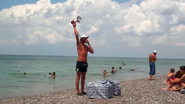 Я смеялась до слез! Вован продает пирожки на пляже…