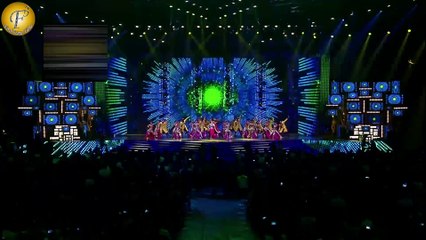 AMISHA PATEL ROCKING DANCING= in IIIFA