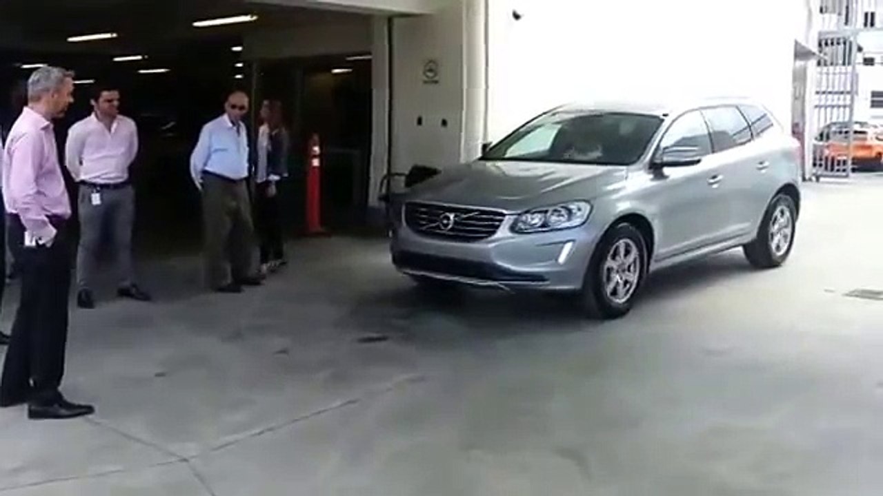 Gros fail pendant une démonstration de freinage automatique