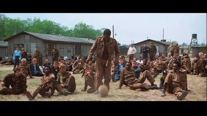 “A nous la victoire”, John Huston, extrait 2