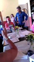 Bon Jovi, il rocker emoziona il web con un sorpresa una fan malata di tumore [VIDEO]